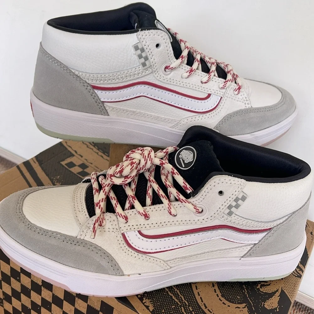 Vans WMNS Zahba Mid Gray/Multi
VN000CBSBGG Sneakers - Picture 10 of 16